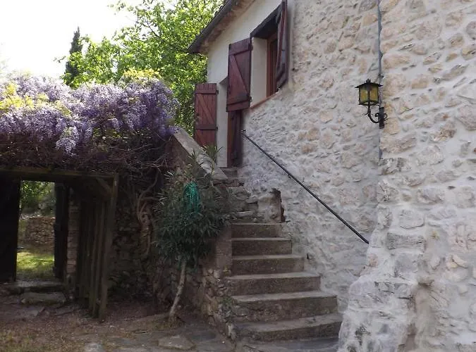 Mas De Lunet Bed & Breakfast